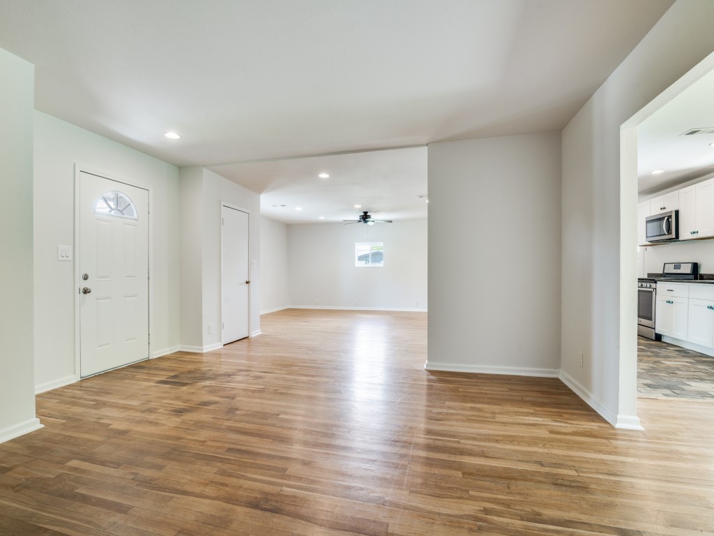 2315 Inadale Avenue Dallas TX 75228