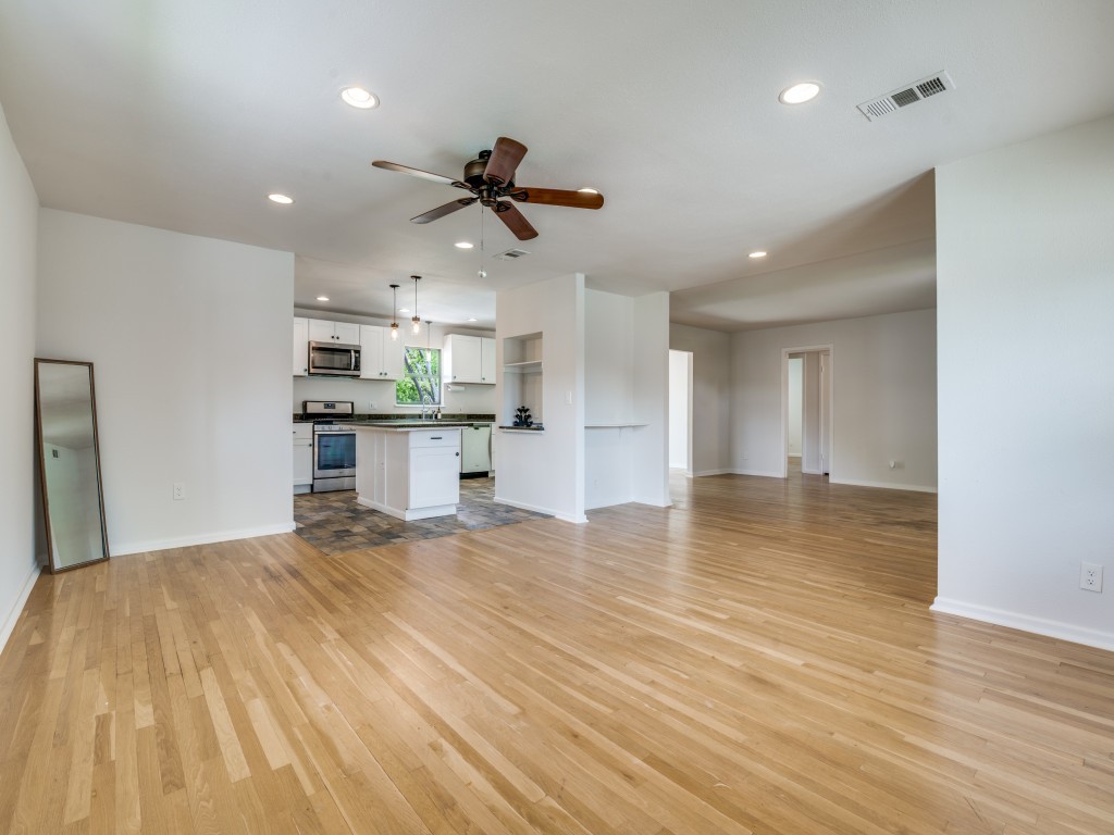 2315 Inadale Avenue Dallas TX 75228