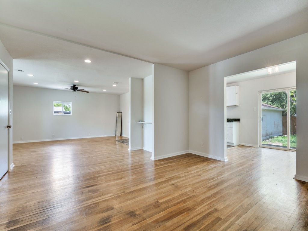 2315 Inadale Avenue Dallas TX 75228