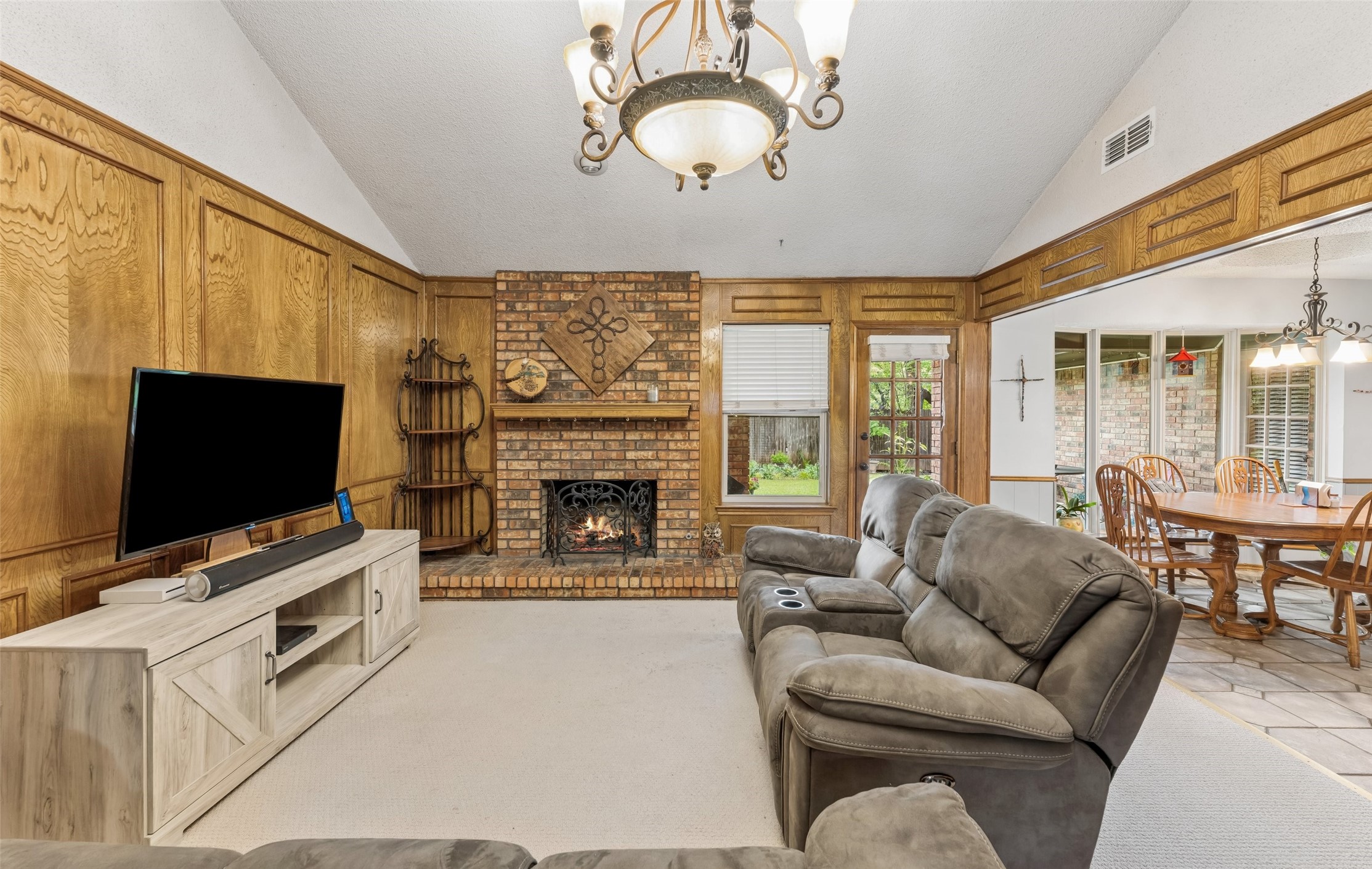 5707 Trail Crest Drive Arlington TX 76017