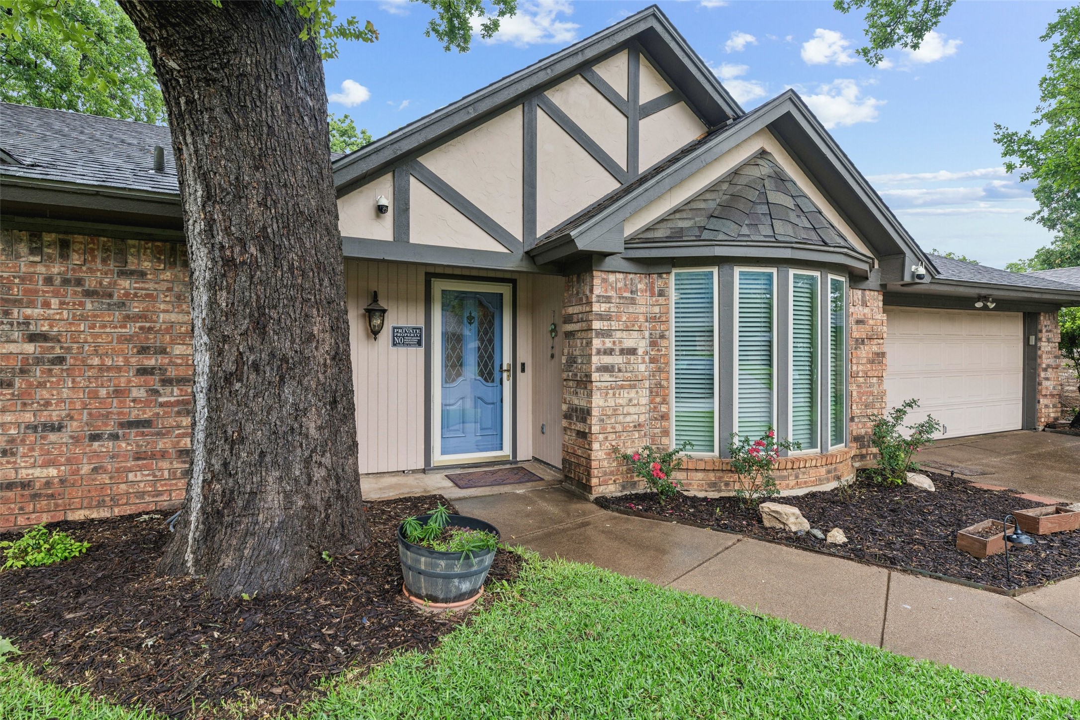 5707 Trail Crest Drive Arlington TX 76017