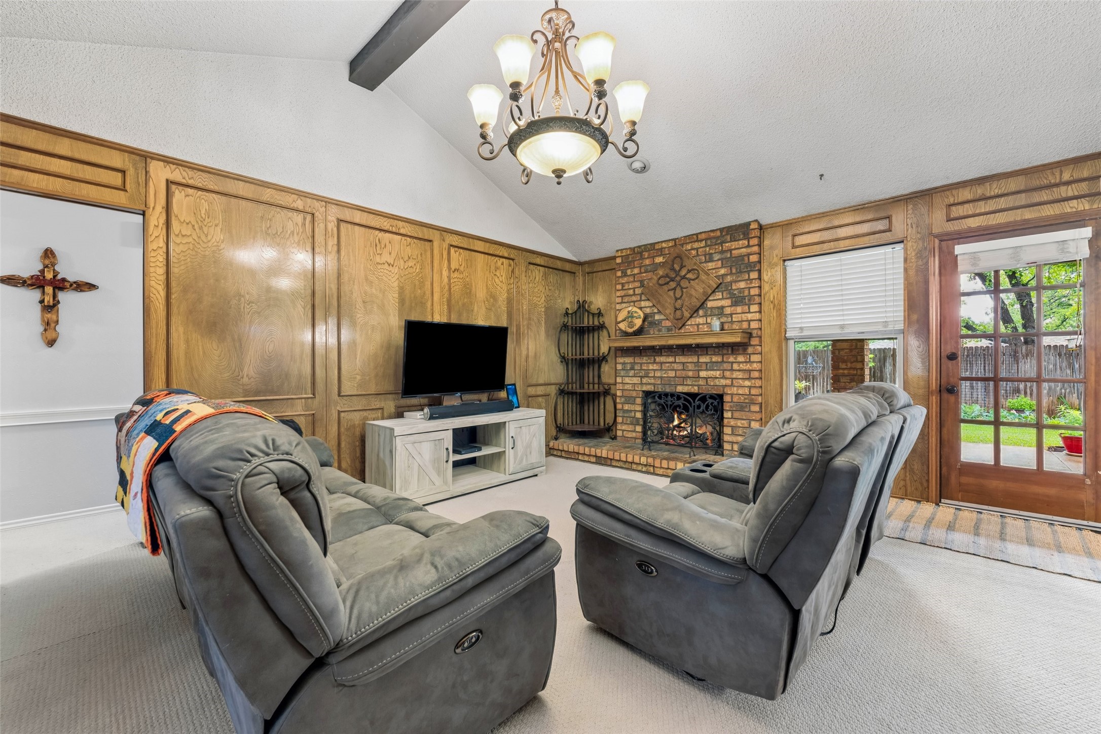 5707 Trail Crest Drive Arlington TX 76017