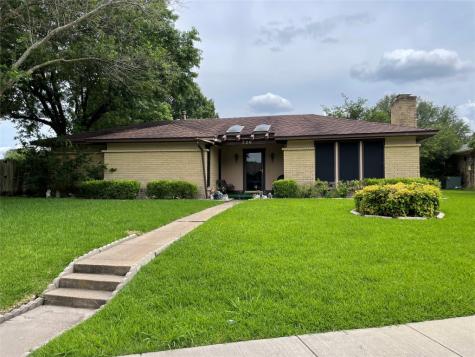 726 Woodcastle Drive Garland TX 75040