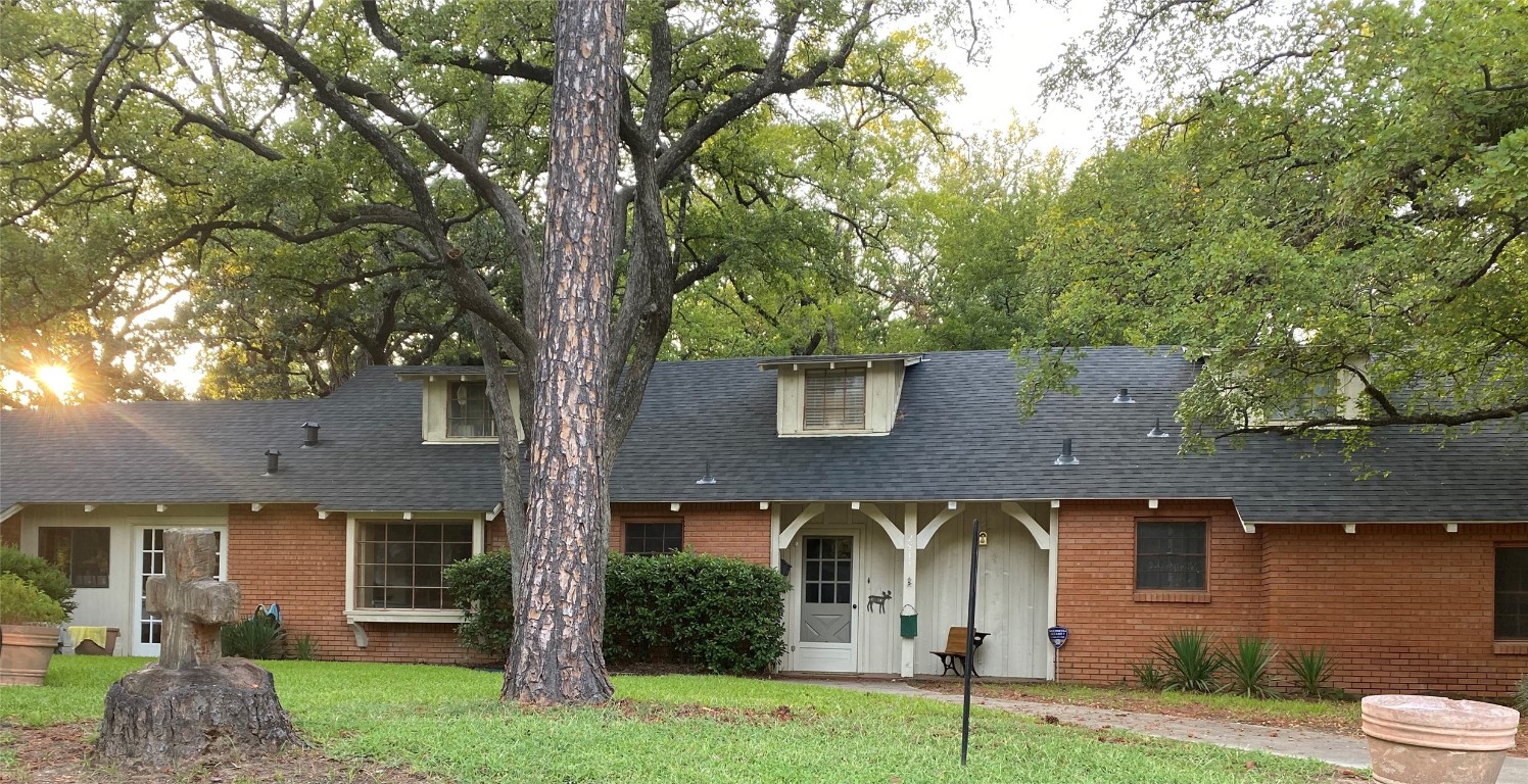 2411 Glenwood Lane Denton TX 76209