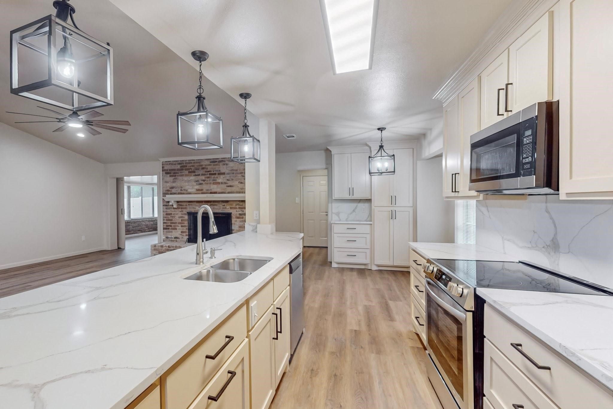 3714 Kiest Knoll Drive Dallas TX 75233