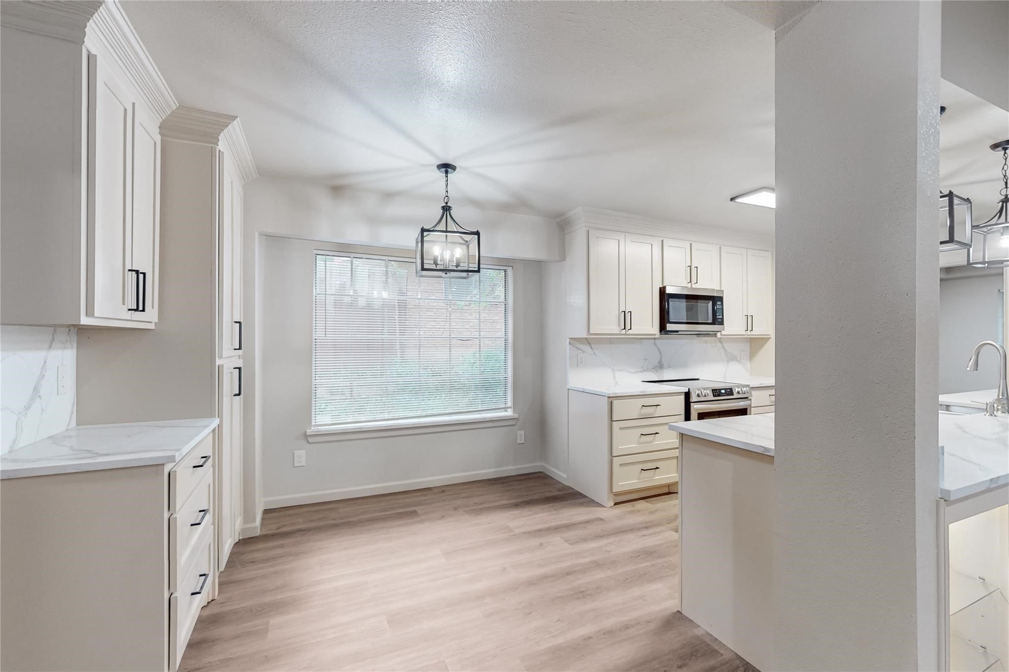3714 Kiest Knoll Drive Dallas TX 75233