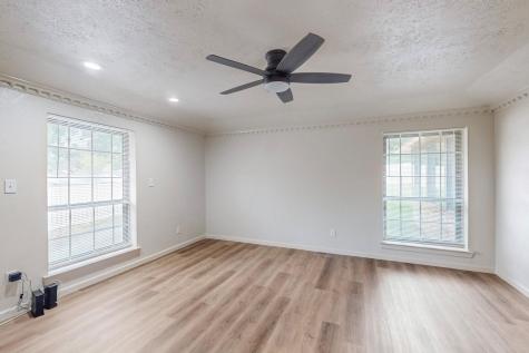 3714 Kiest Knoll Drive Dallas TX 75233