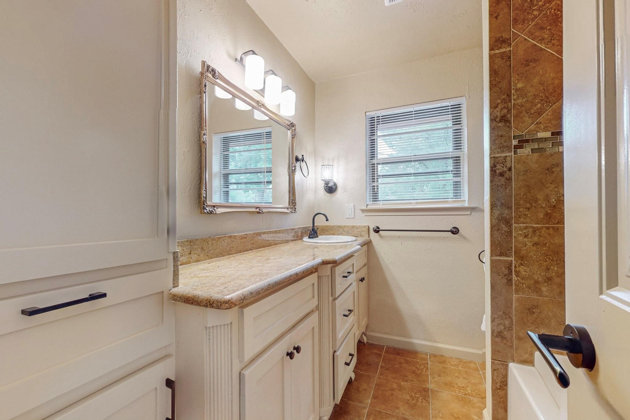 3714 Kiest Knoll Drive Dallas TX 75233