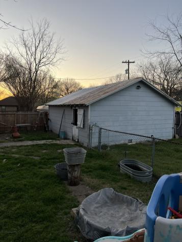 100 E Mulberry Street Leonard TX 75452