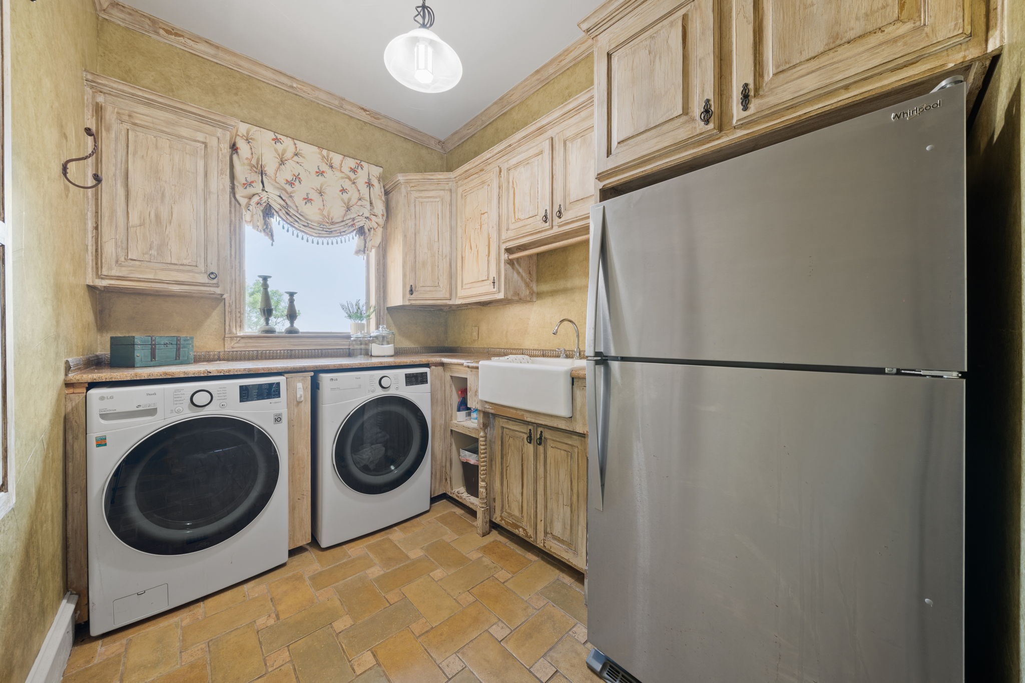 2454 380 W State Highway Jacksboro TX 76458