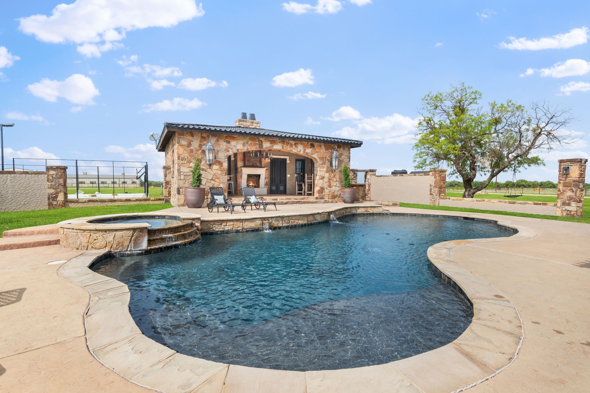 2454 380 W State Highway Jacksboro TX 76458