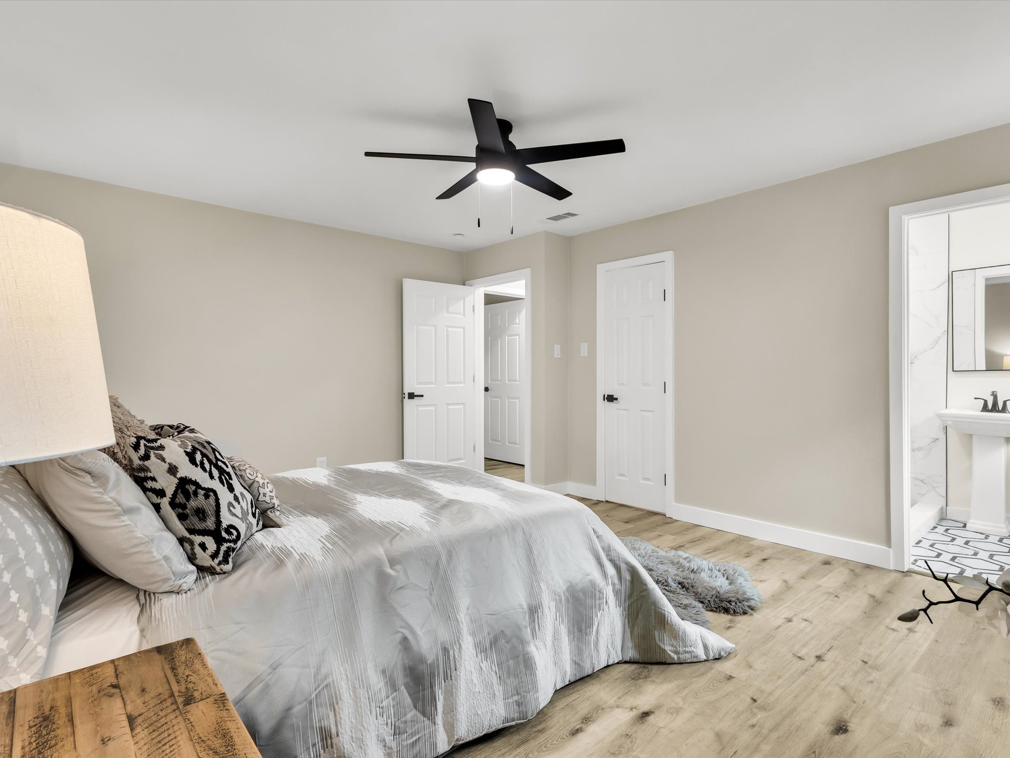 6005 Saint Johns Lane Fort Worth TX 76114