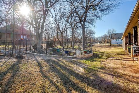 601 S Sugartree Drive Lipan TX 76462