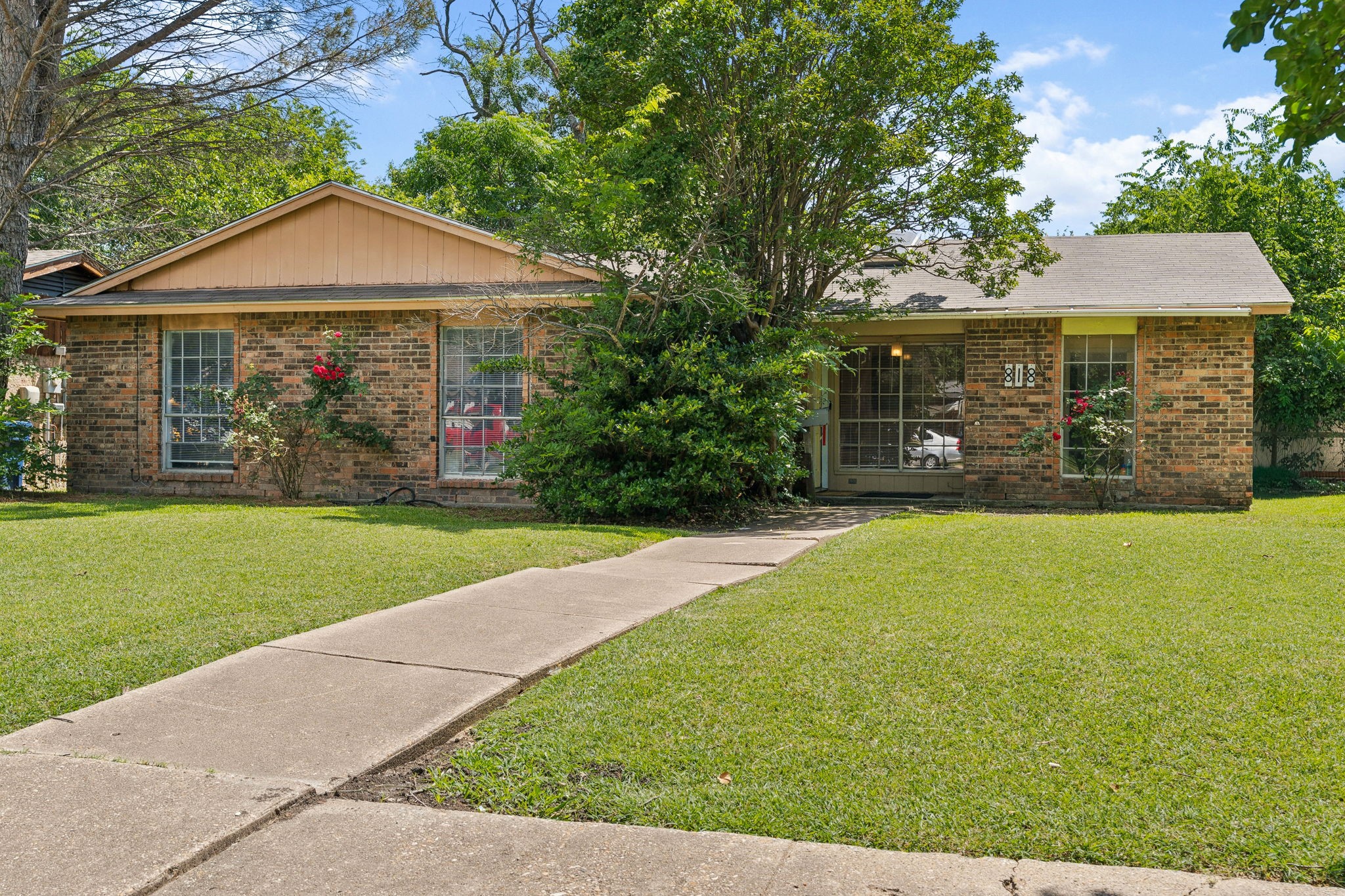 818 Quebec Drive Garland TX 75040