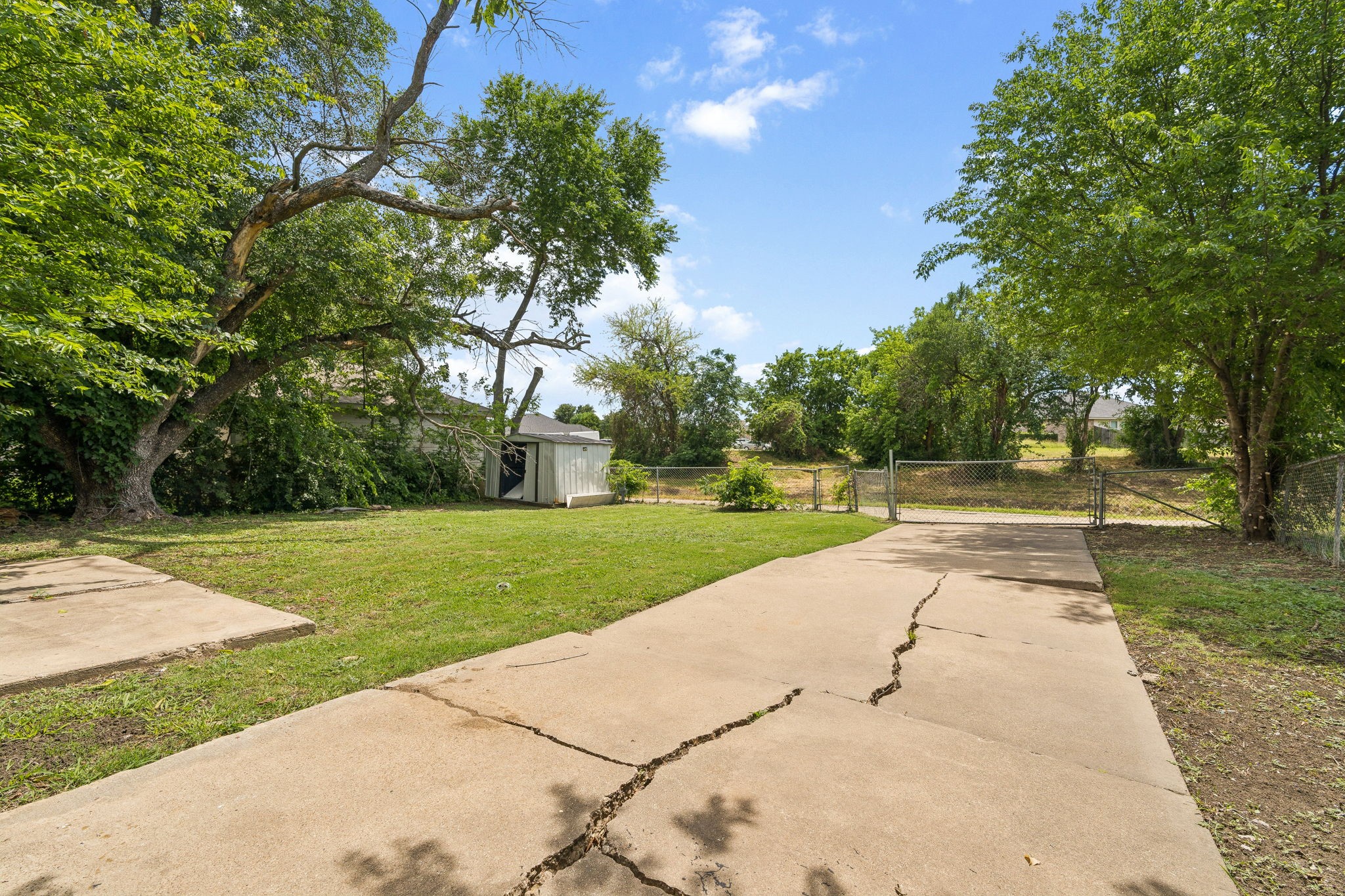 818 Quebec Drive Garland TX 75040