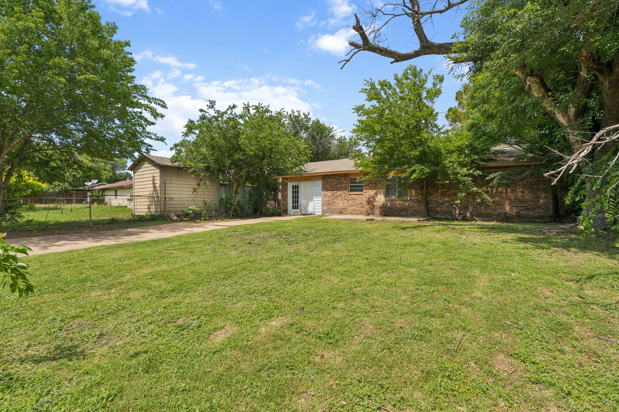 818 Quebec Drive Garland TX 75040