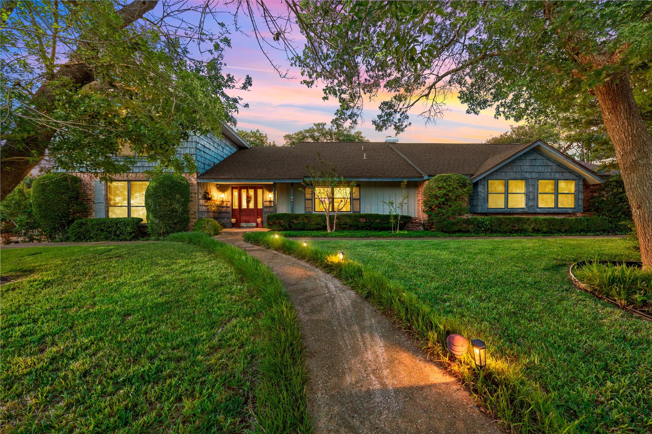 10011 Lost Oak Ridge Drive Woodway TX 76712