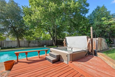 10011 Lost Oak Ridge Drive Woodway TX 76712