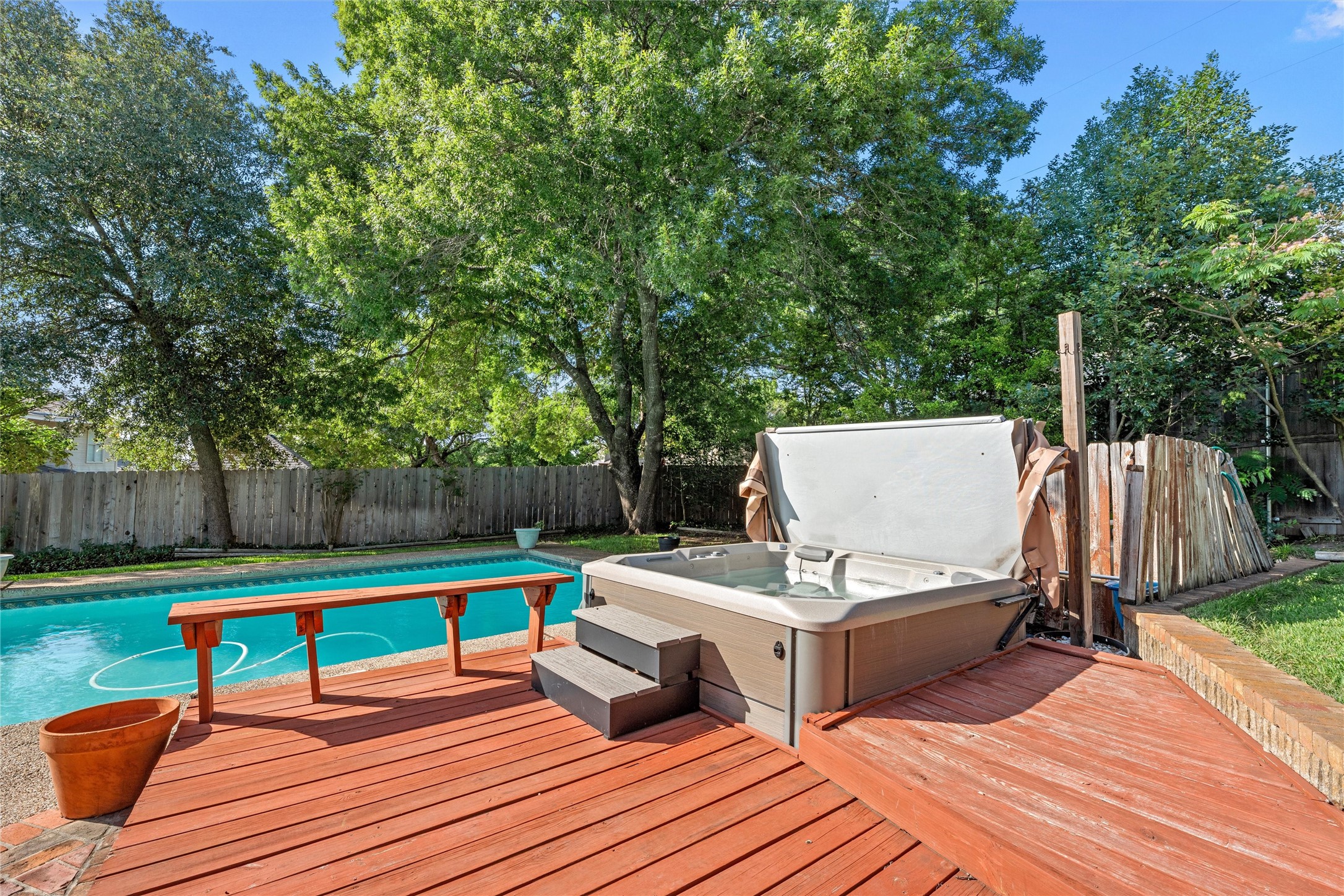 10011 Lost Oak Ridge Drive Woodway TX 76712