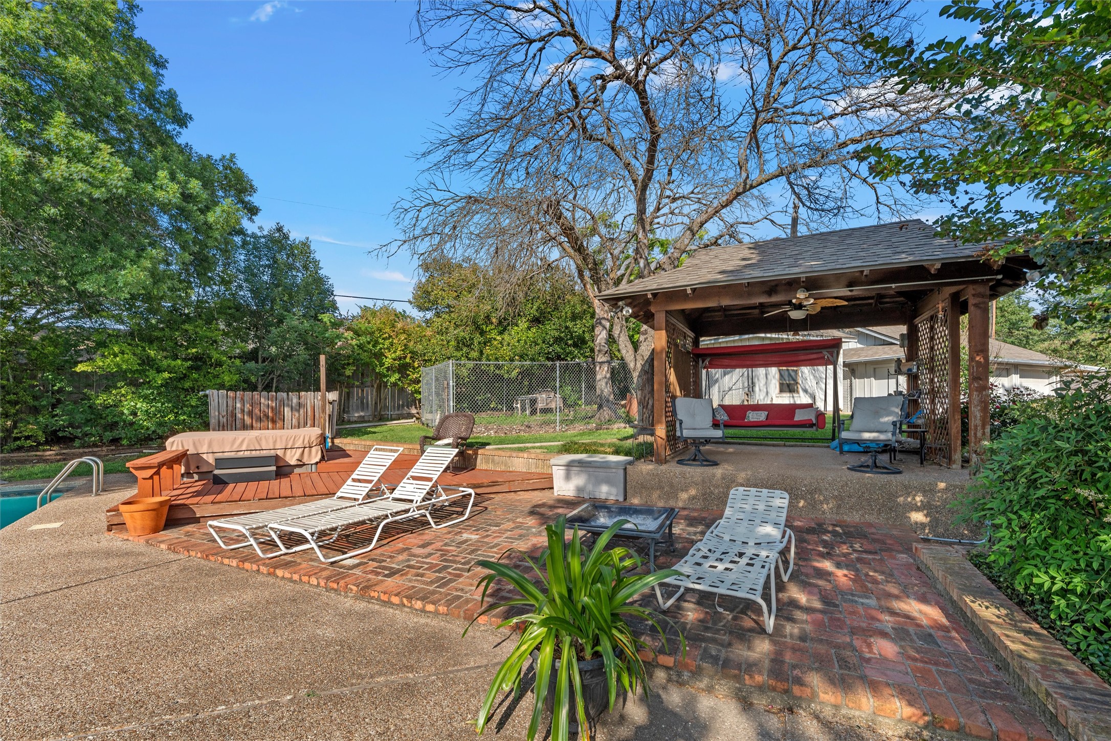 10011 Lost Oak Ridge Drive Woodway TX 76712