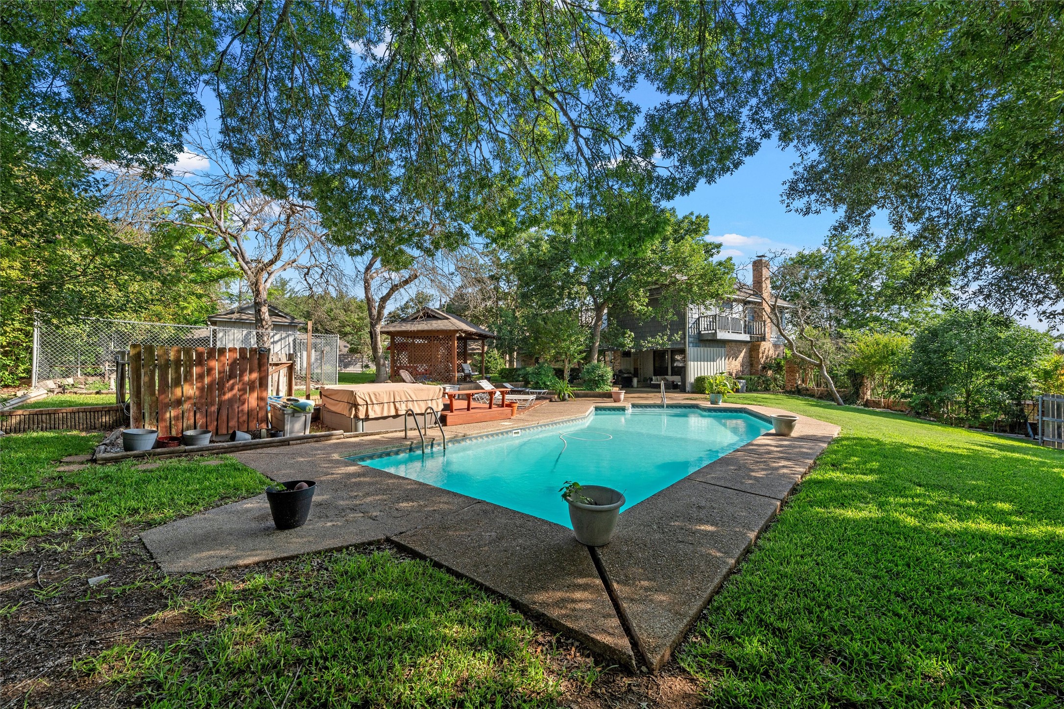 10011 Lost Oak Ridge Drive Woodway TX 76712