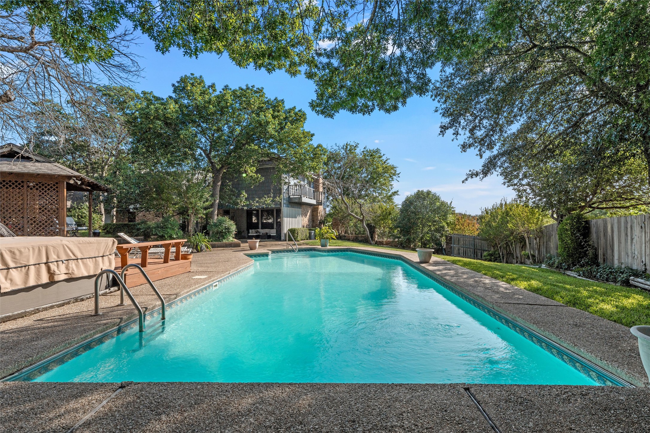 10011 Lost Oak Ridge Drive Woodway TX 76712