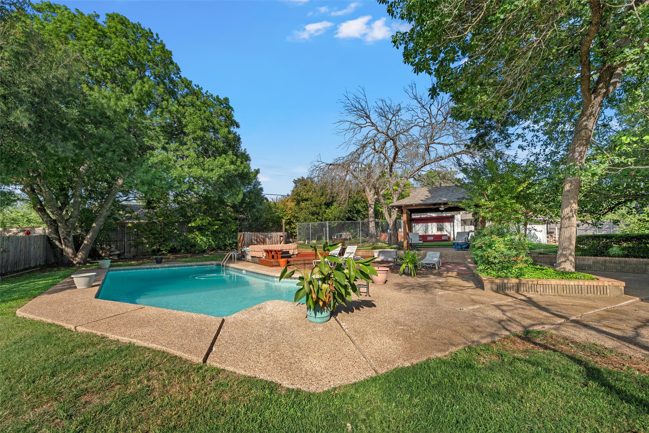 10011 Lost Oak Ridge Drive Woodway TX 76712