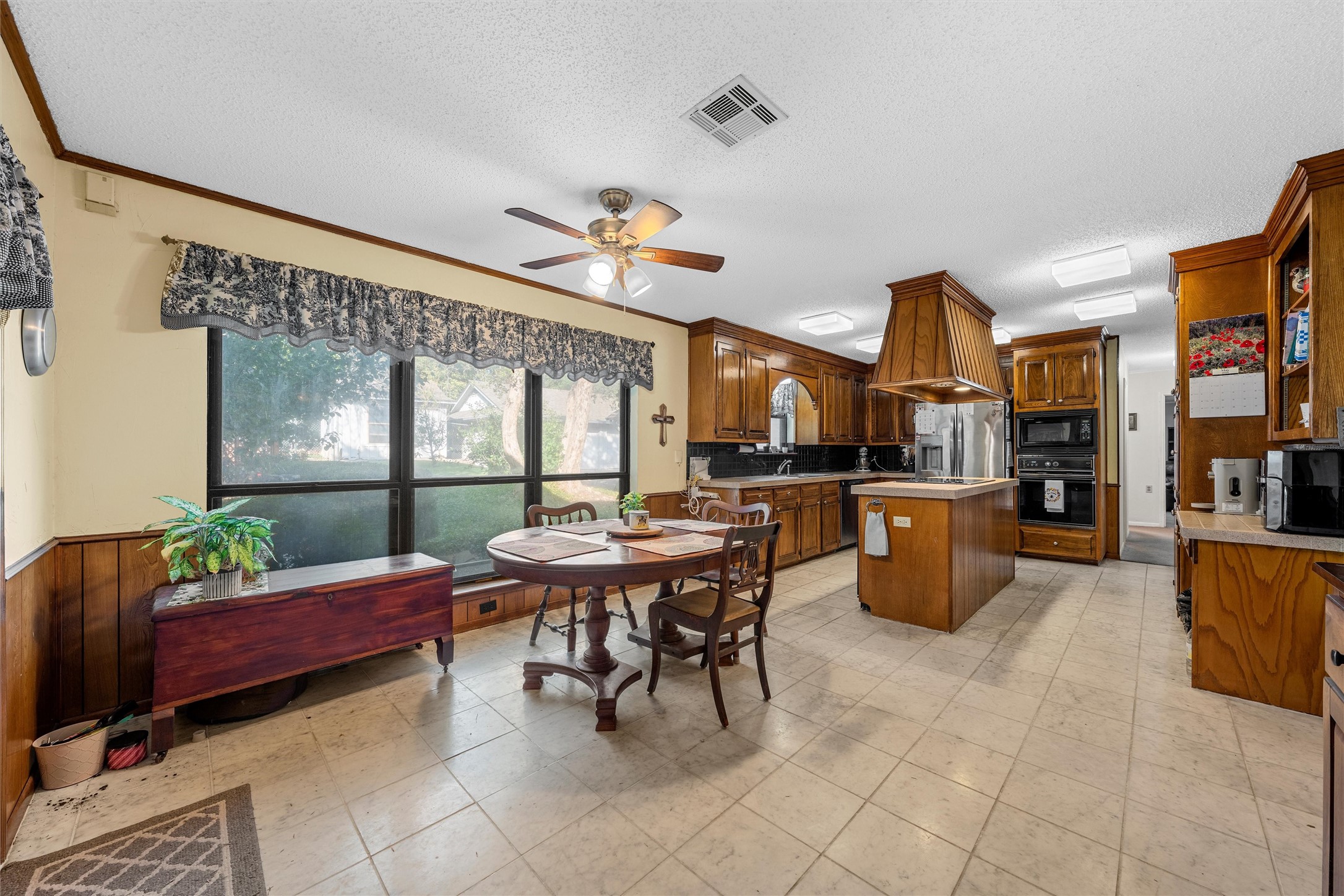 10011 Lost Oak Ridge Drive Woodway TX 76712