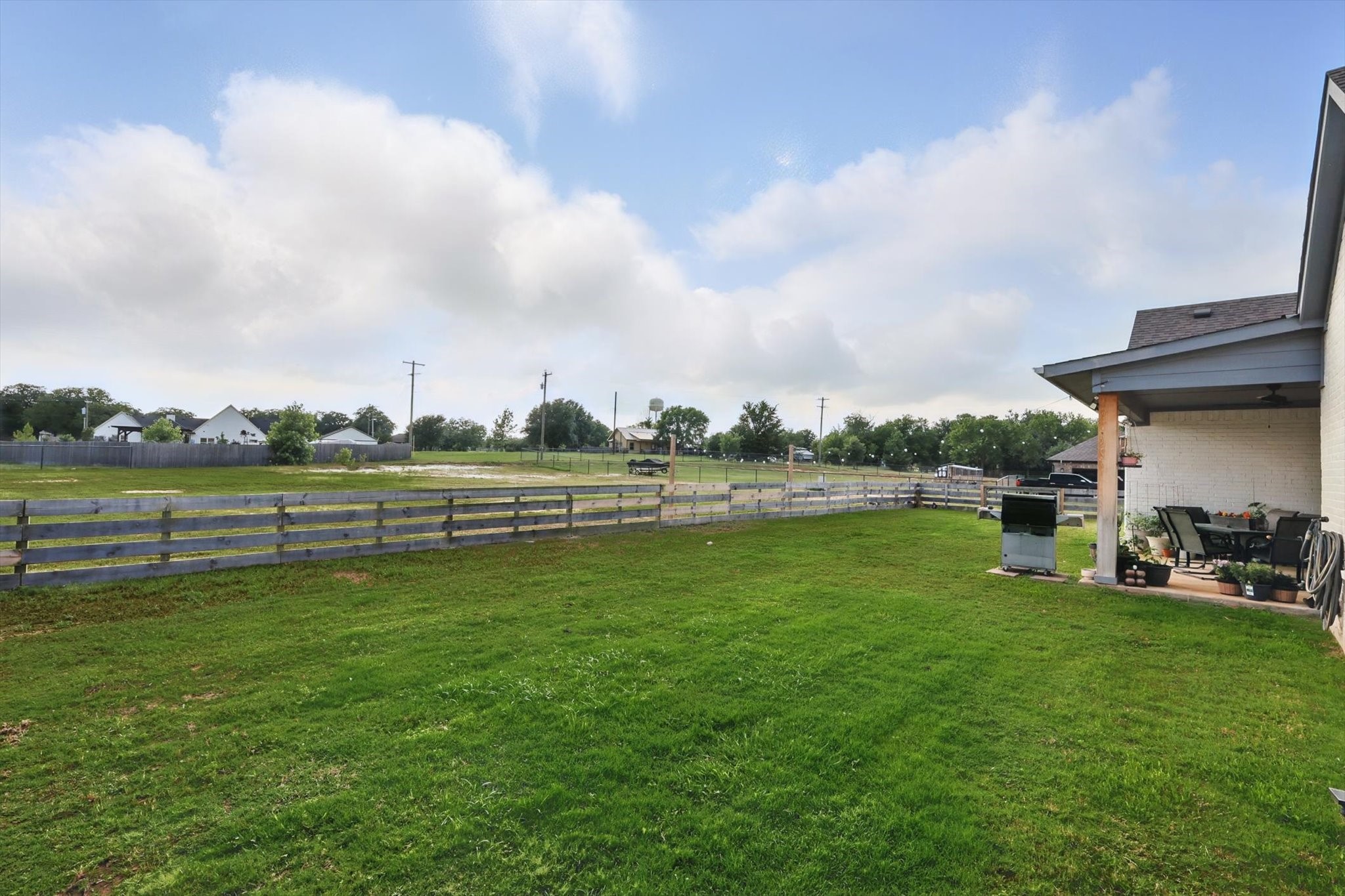 121 Bluegrass Trail Springtown TX 76082