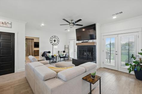 121 Bluegrass Trail Springtown TX 76082