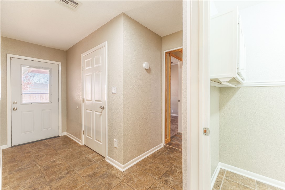 1312 W 3rd Street Mcgregor TX 76657