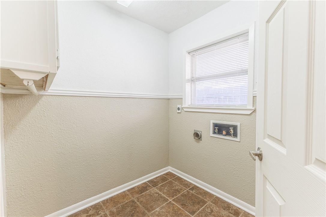 1312 W 3rd Street Mcgregor TX 76657