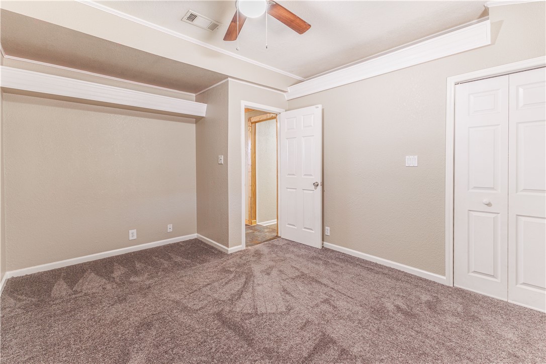1312 W 3rd Street Mcgregor TX 76657