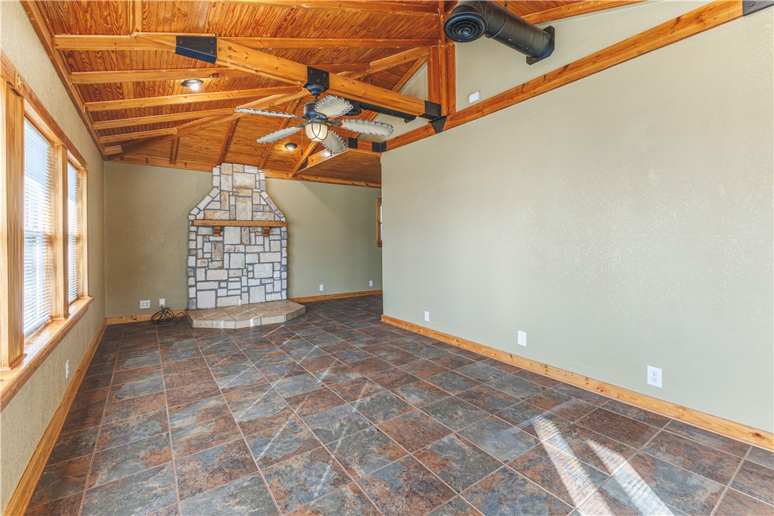 1312 W 3rd Street Mcgregor TX 76657