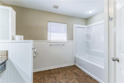 1312 W 3rd Street Mcgregor TX 76657