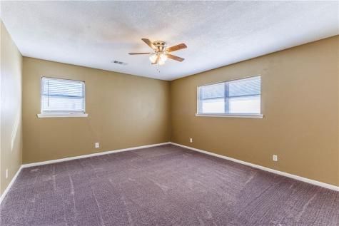 1312 W 3rd Street Mcgregor TX 76657