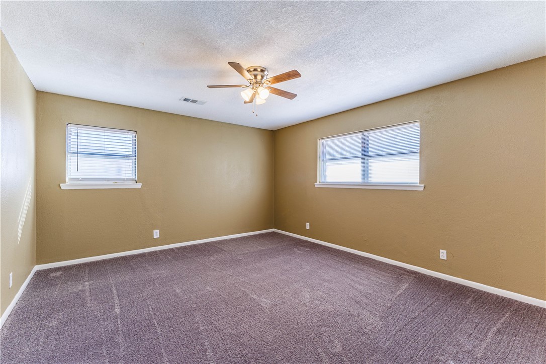 1312 W 3rd Street Mcgregor TX 76657