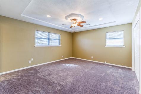 1312 W 3rd Street Mcgregor TX 76657