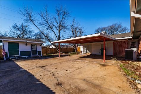 1312 W 3rd Street Mcgregor TX 76657