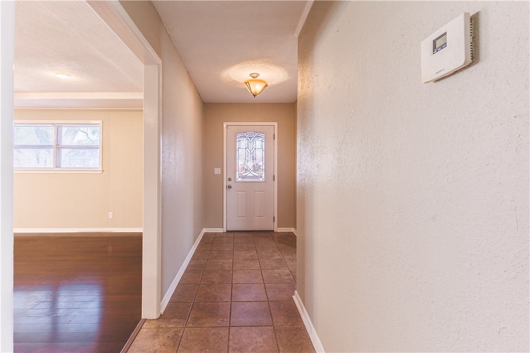 1312 W 3rd Street Mcgregor TX 76657