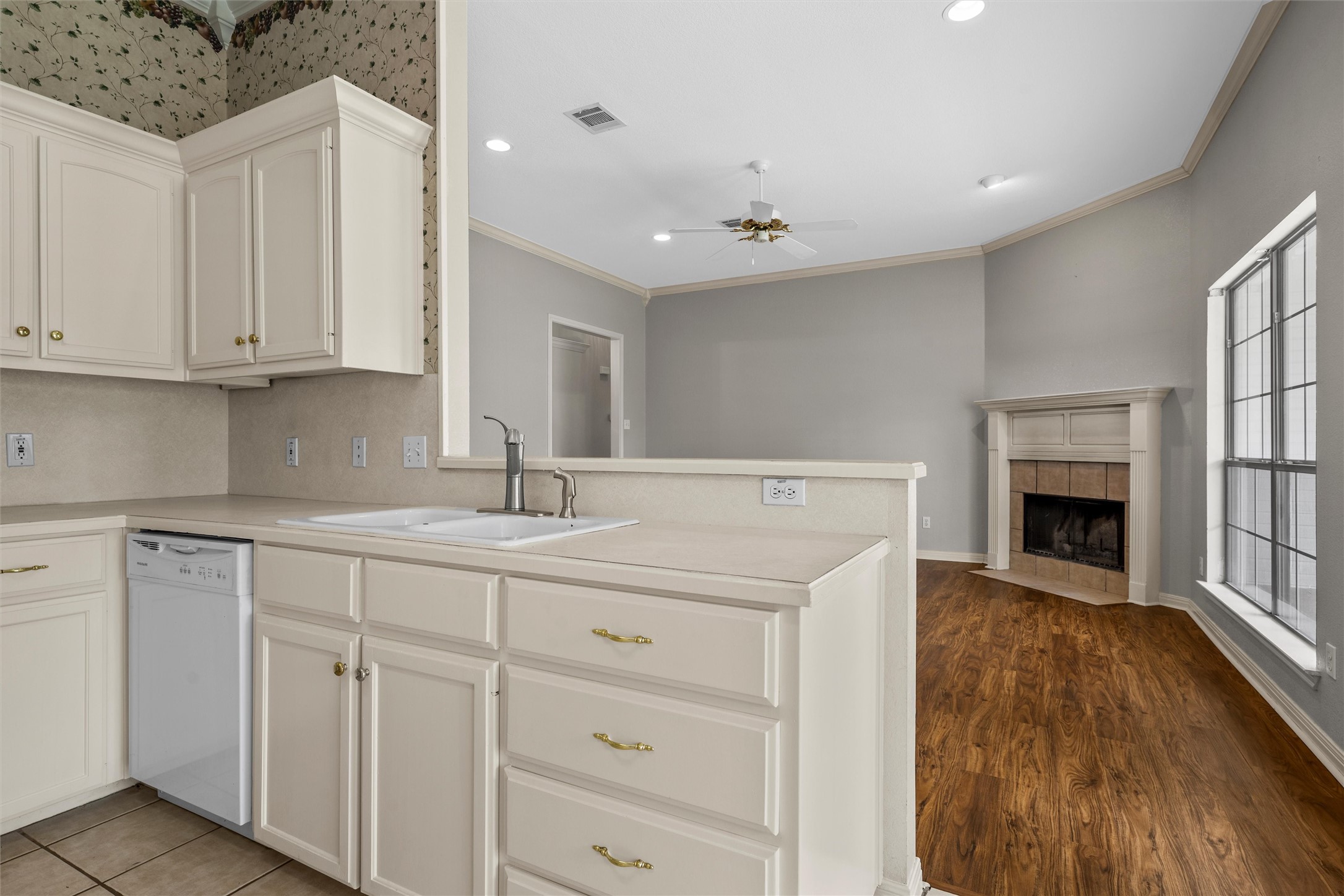1041 Cheyenne Trail Hewitt TX 76643