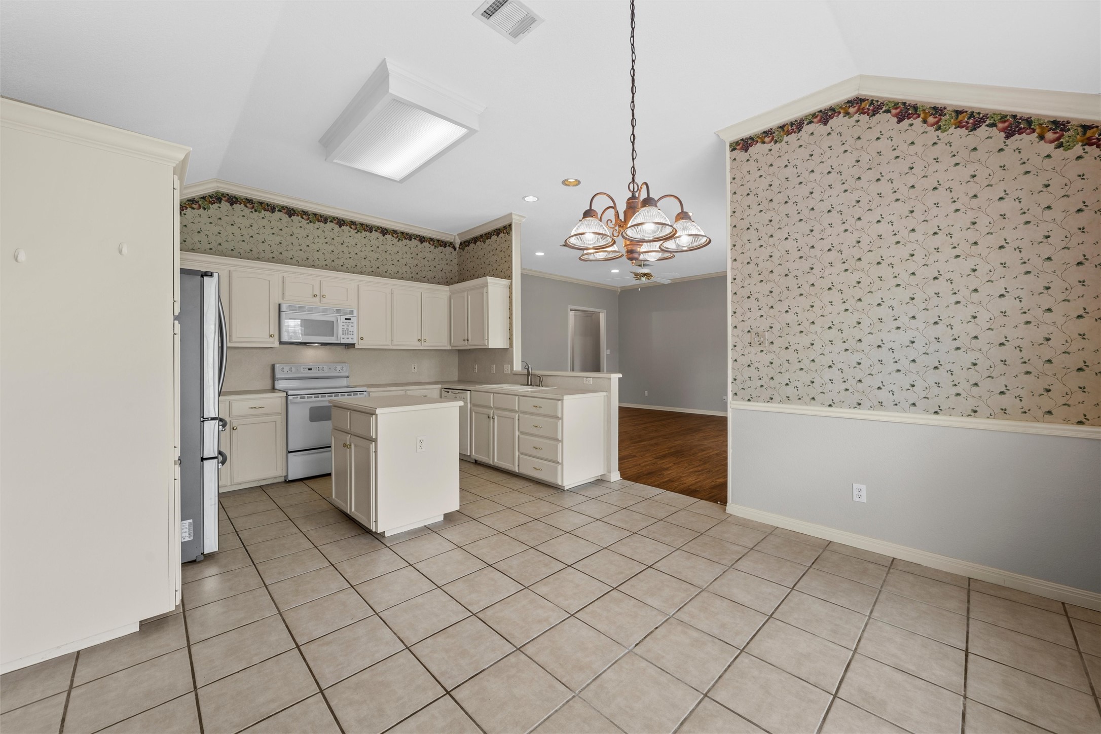 1041 Cheyenne Trail Hewitt TX 76643