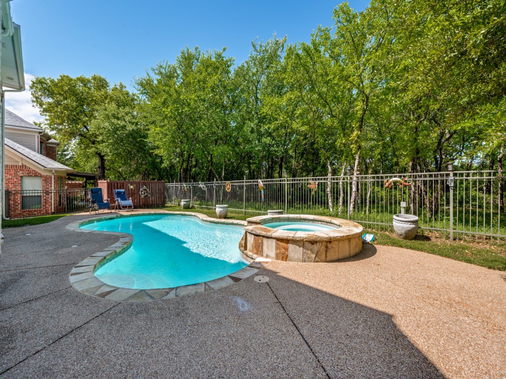 8561 Navisota Drive Lantana TX 76226