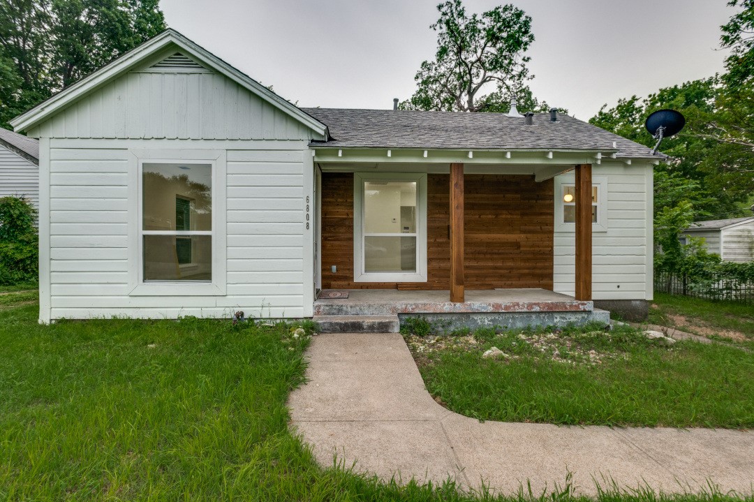 6808 Wofford Avenue Dallas TX 75227