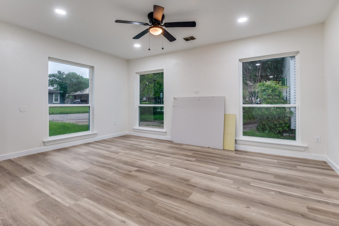 6808 Wofford Avenue Dallas TX 75227