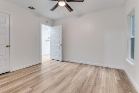 6808 Wofford Avenue Dallas TX 75227