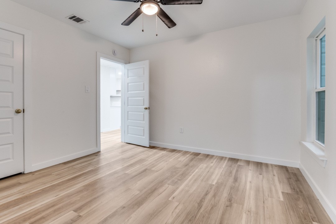 6808 Wofford Avenue Dallas TX 75227