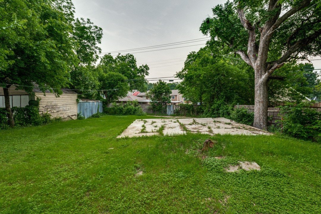 6808 Wofford Avenue Dallas TX 75227