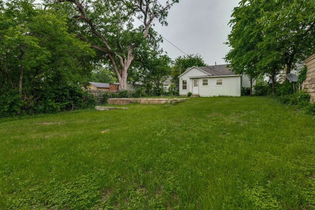 6808 Wofford Avenue Dallas TX 75227