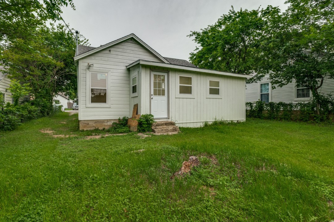 6808 Wofford Avenue Dallas TX 75227